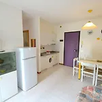 Coastal Escape Flat With Common Pool 비비오네