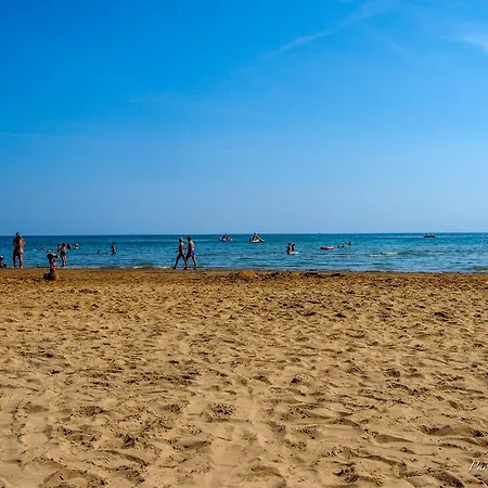 Coastal Escape Flat With Common Pool شقة بيبيوني