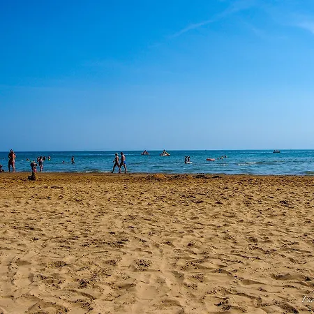 Coastal Escape Flat With Common Pool *