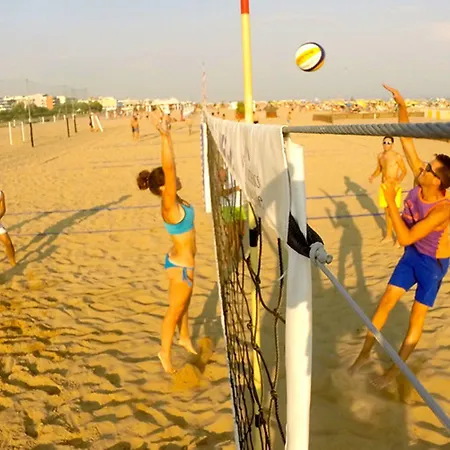 Coastal Escape Flat With Common Pool Апартаменты