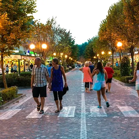 Apartment Coastal Escape Flat With Common Pool *